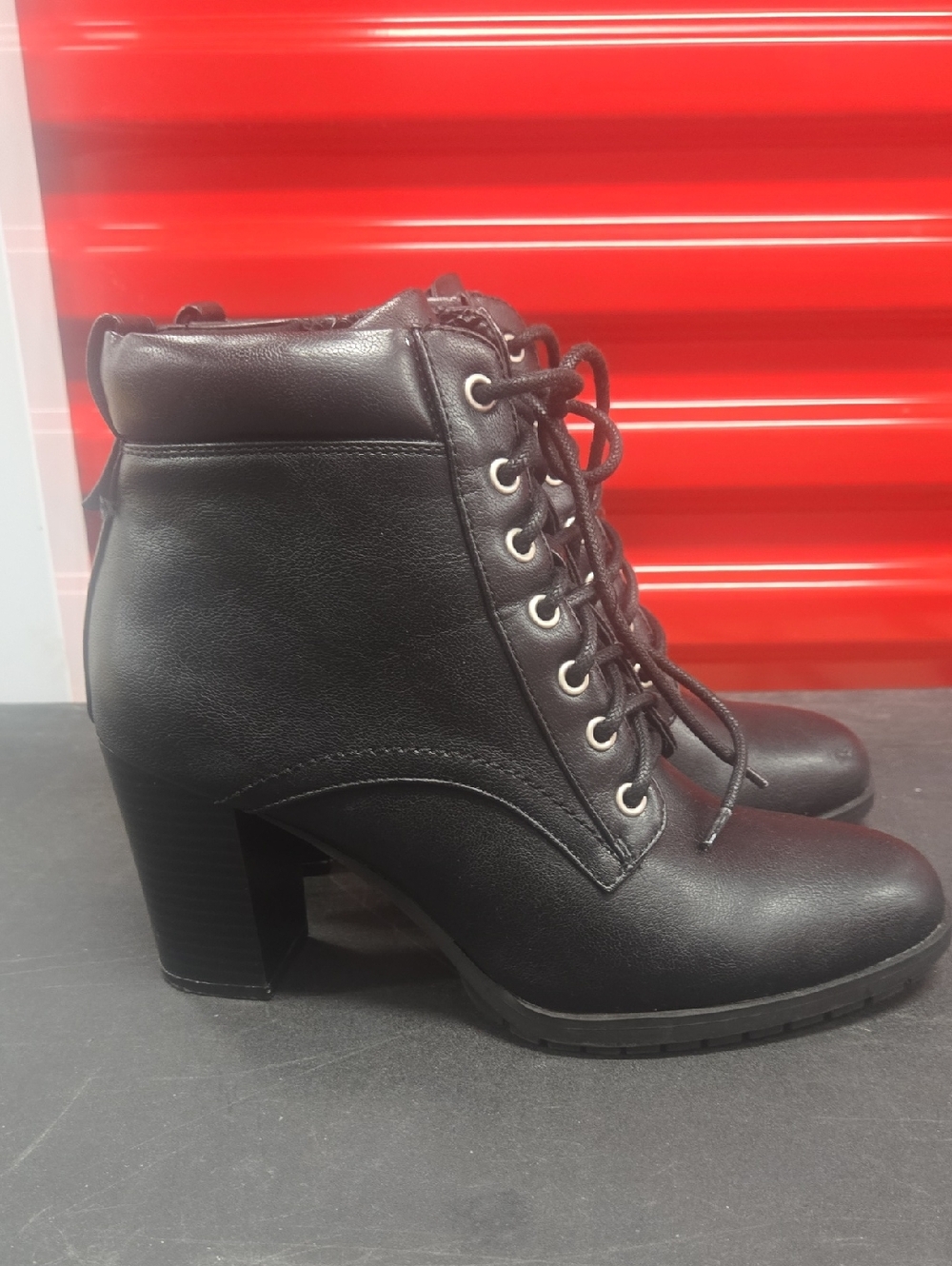 Women’s Black Lace-Up Block Heel Ankle Boots Size 7.5 **